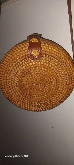 Продаю сумку круглу плетена з ротанга, колір коричневий