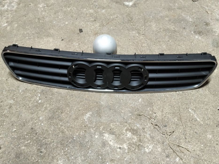 Grelha frontal Audi A3 8L