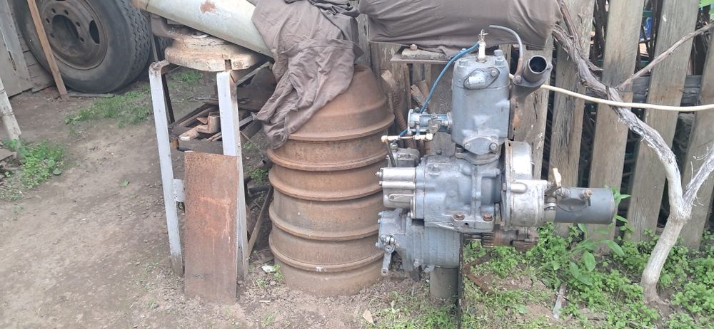 Пускача до трактора МТЗ, робочий, в зборі з редуктором і стартером .