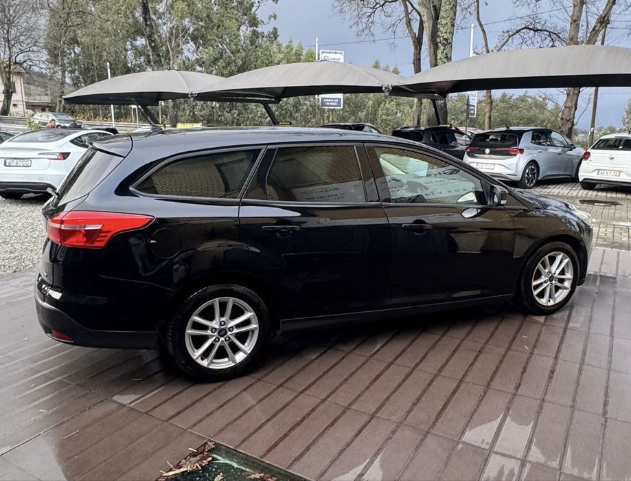 Ford Focus SW — fotografia 4