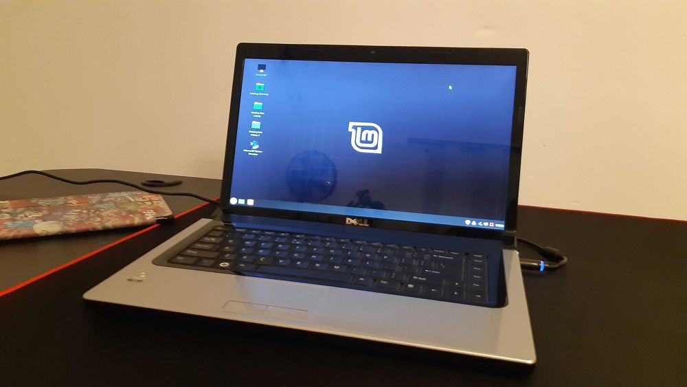 ノートパソコン DELL Studio 1555 【中古品】 Dell Studio 1555 Pentium Dual 3GB RAM 250GB HDD - 9919525890