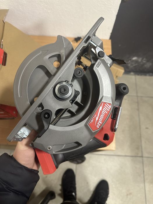 Акумуляторна безщіткова дискова пила Milwaukee 2833-20 FUEL M18