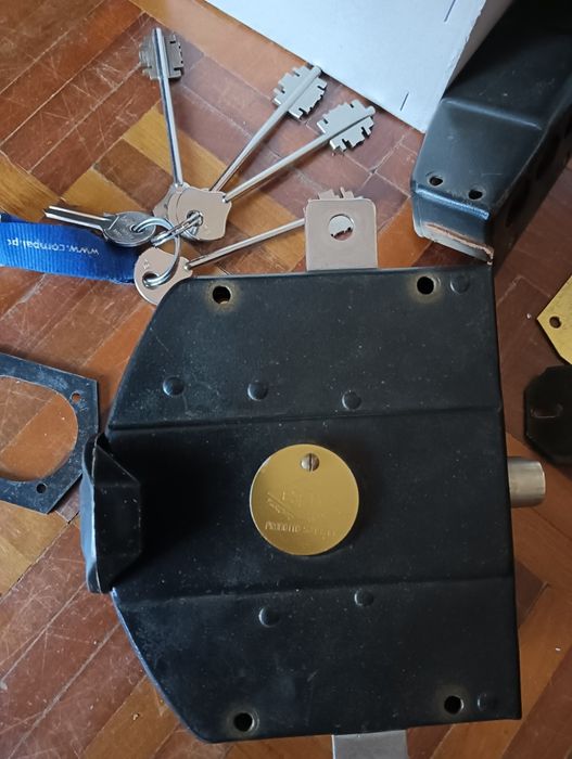 Fechadura Blindada Porta exterior - Anti Gazua*