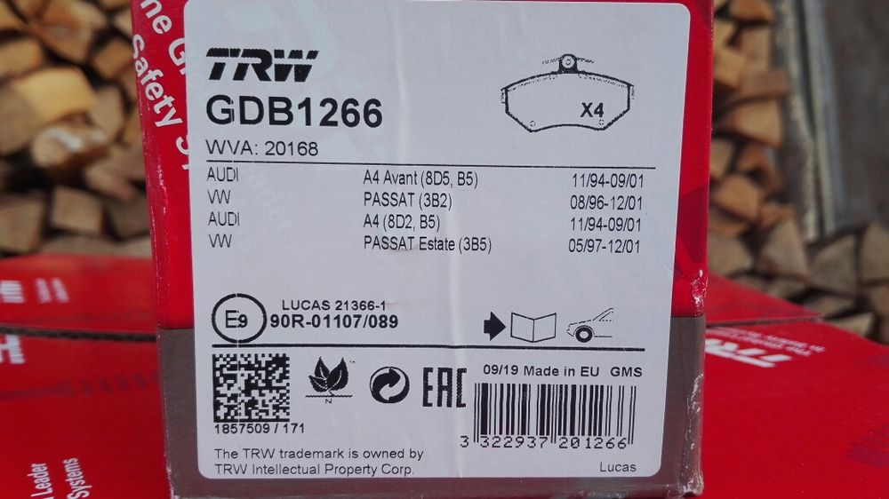 Тормозні колодки Ауді А4, Сеат Кордоба, Пасат TRW GDB1266 передніі