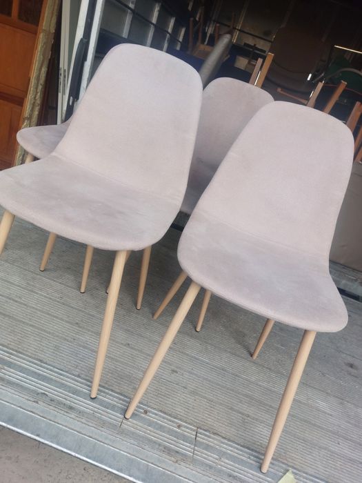 Krzesla tapicerowane w stylu skandynawskim