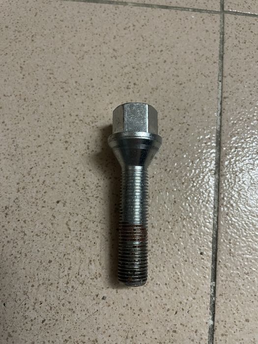 Parafusos Cónicos M12x125 40mm e 46mm e  de comprimento Cabeça 17mm