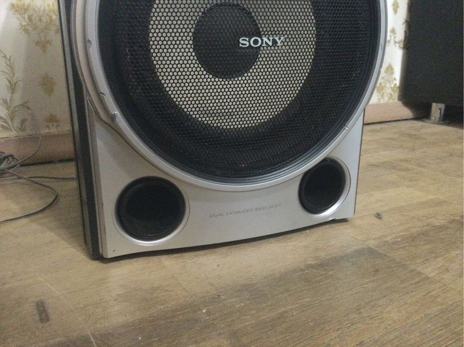 Флагманский Sony MHC-RV777D с колонками по 2х140вт музыкальный центр
