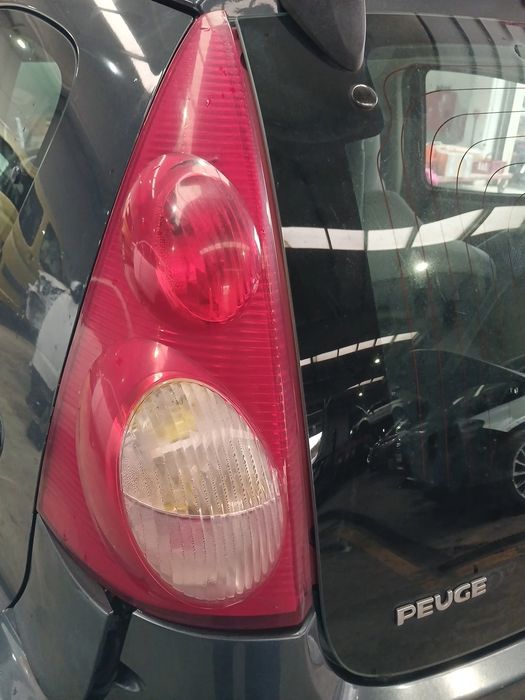 Farolim esquerdo PEUGEOT 107