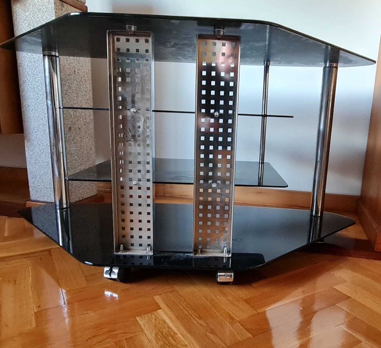 Móvel televisão em vidro temperado com rodas