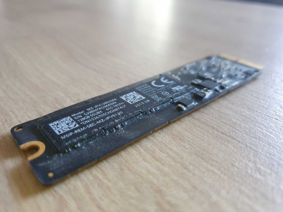 SSD 128Gb MZ-JPV1280/0A4 (снят с MacBook Pro 13 2015 A1502 MF839)