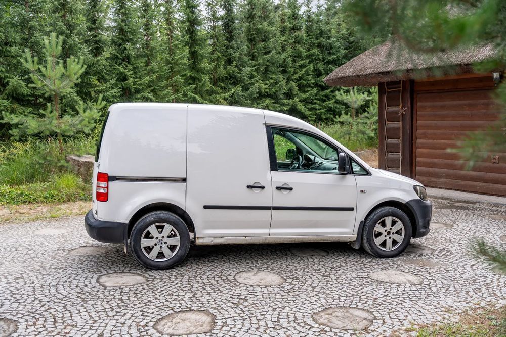 Volkswagen Caddy Furgon (Van) / 1.6 Tdi 75Km / Manual  / Salon Pl