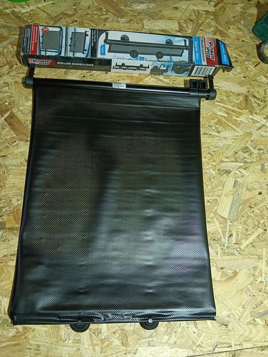 Roleta przeciwsłoneczna do auta 1 sztuka