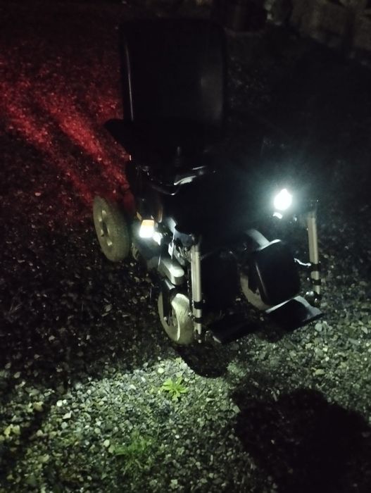Wózek inwalidzki elektryczny pokojowo-miejski ALEX  HANDICARE