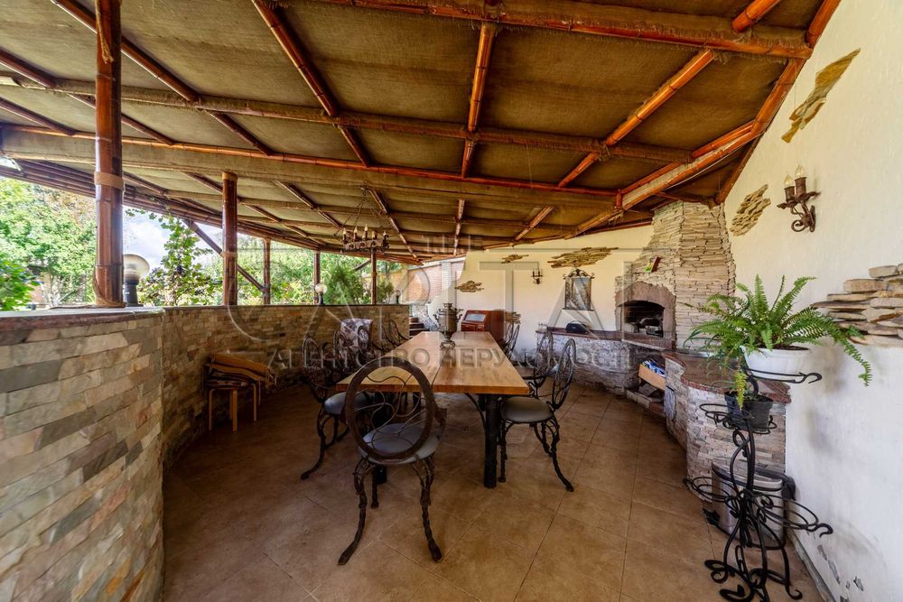 Продаж будинку, Золоче, 490м2, 25с, басейн, вихід на воду