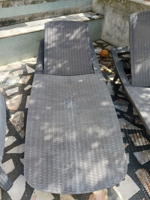 2 espreguicadeiras, cinza escuras