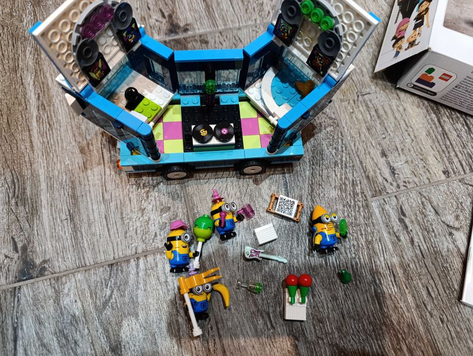 LEGO 75581 Minions - Imprezowy autobus minionków