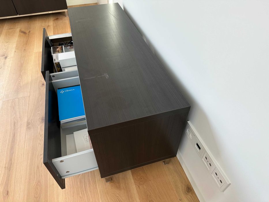 Móveis (2) TV prateleiras e gavetas