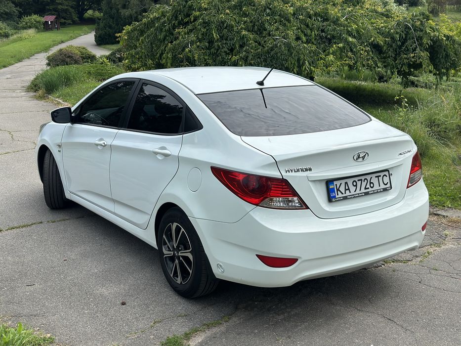 Hyundai Accent 2012