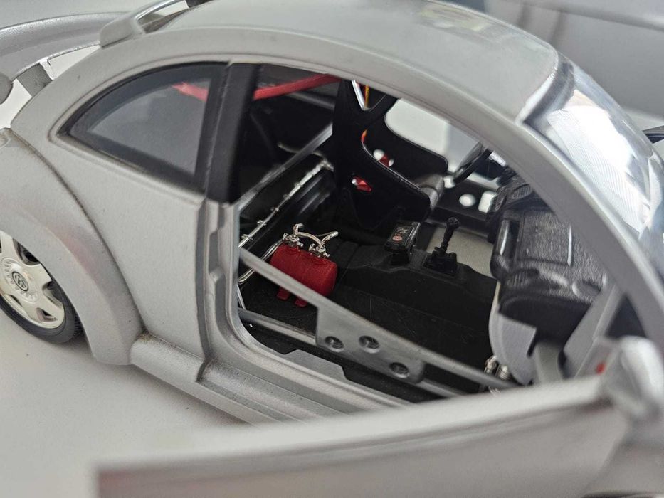 Bburago Italy 1/18 - Volkswagen New Beetle Cup (1999)