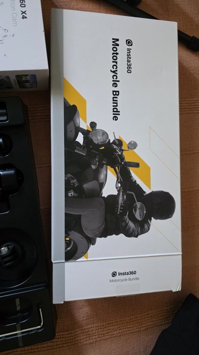 Insta 360 X4 + tripé e selfie stick + motorcycle bundle