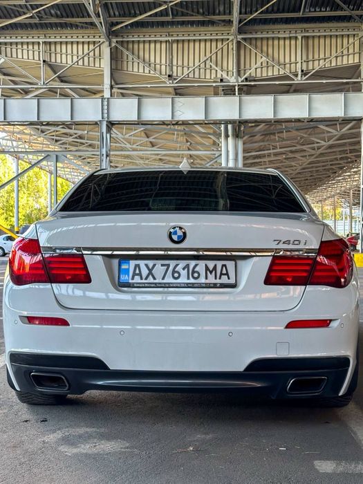 Продам BMW 740i в гарному стані