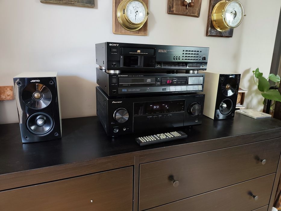 Odtwarzacz CD Pioneer PD 5010 oraz Sony cdp - 715