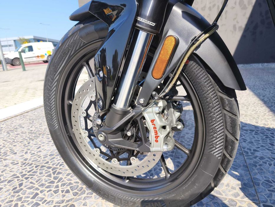 Triumph Tiger900