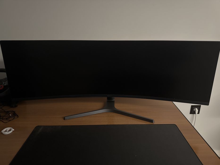 Samsung Odyssey CRG9 49”