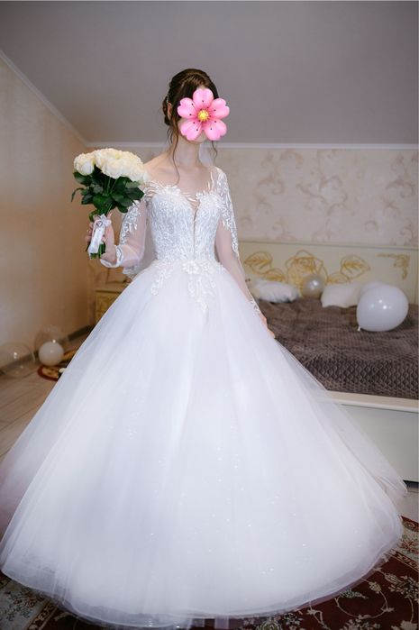 Чарівна весільна сукня