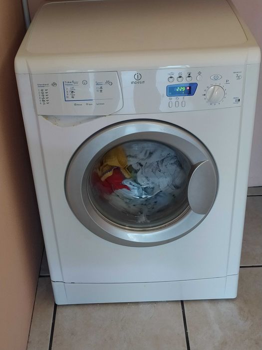 Máquina de lavar roupa Indesit 7Kg 1200rpm
