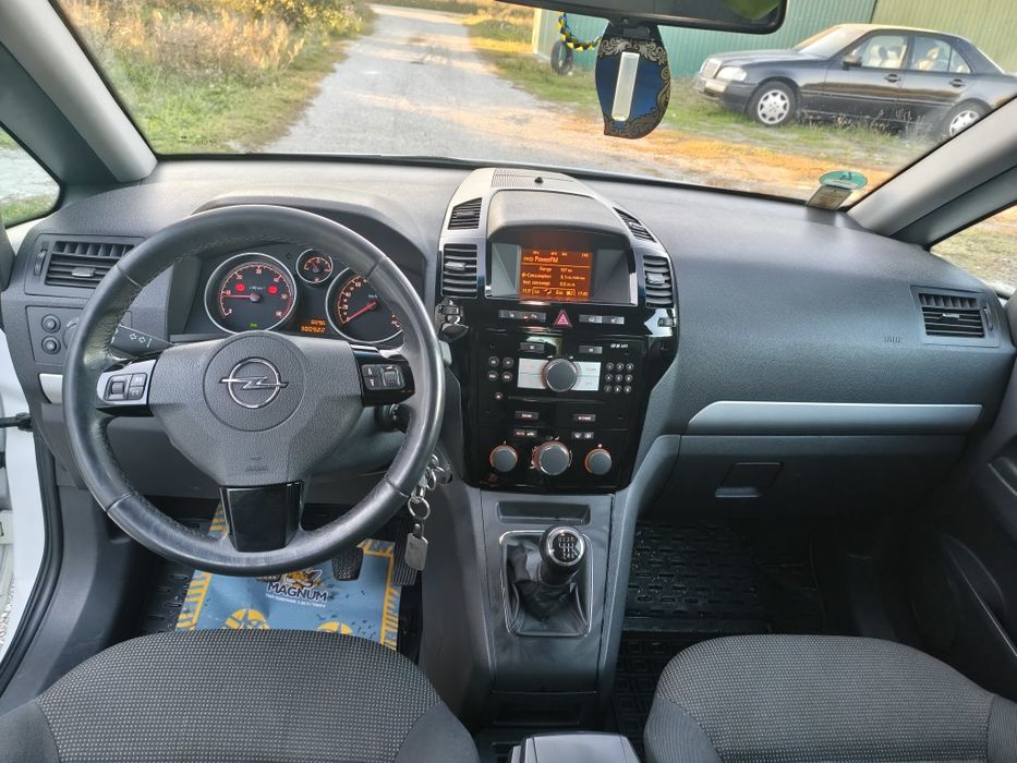 Opel Zafira 2012