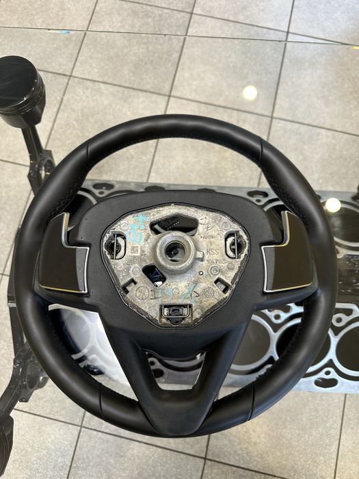 Руль с подогревом и лепестками на BMW X3 G-01 2018 год