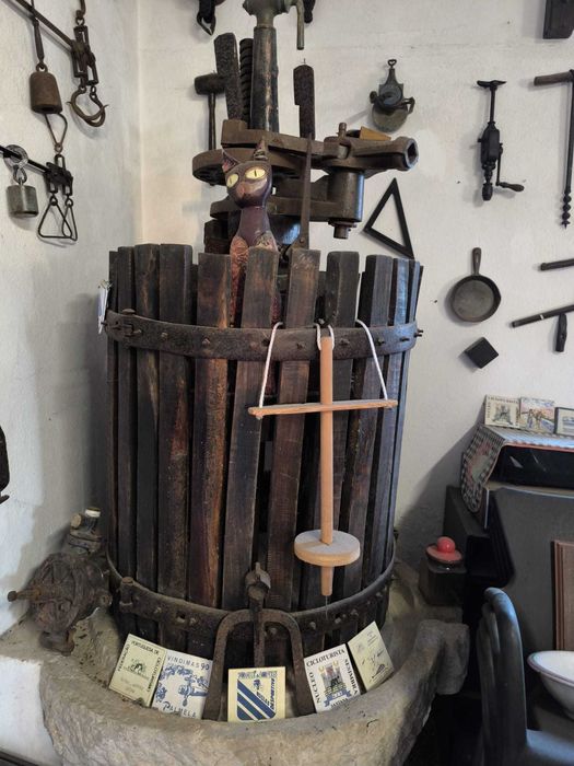 Coleção de várias peças antigas