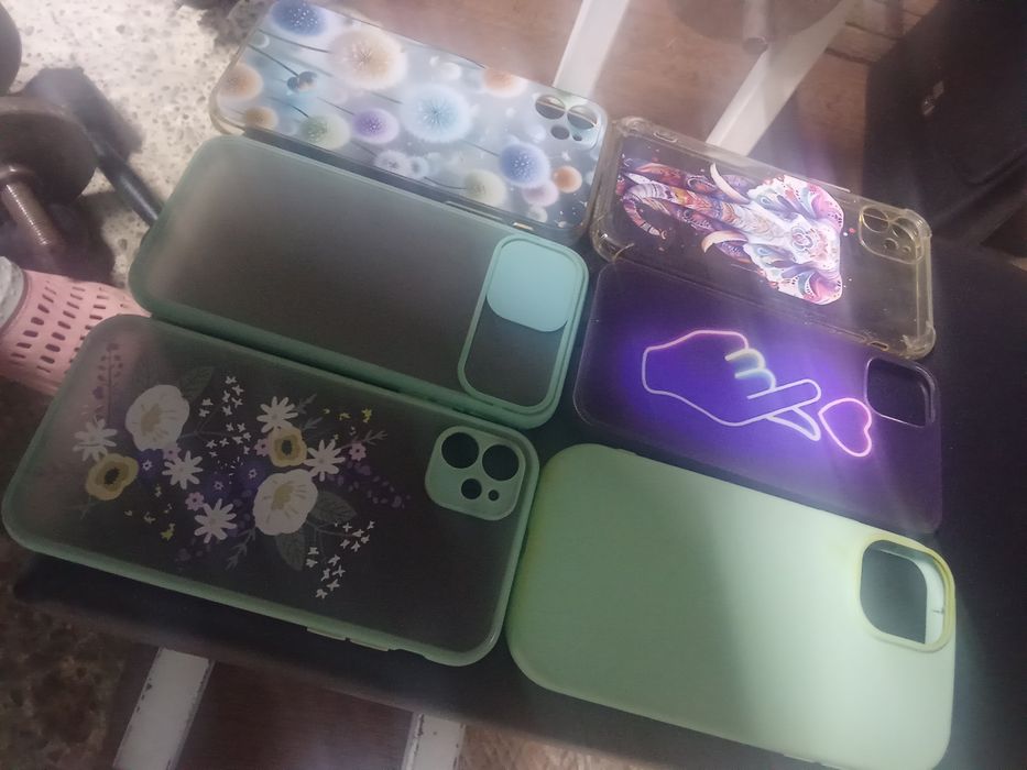 Чохли для iPhone 11