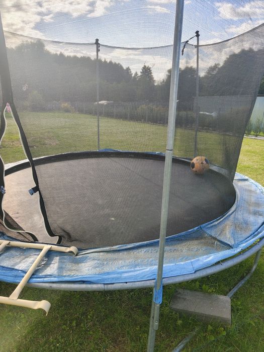 Trampolina ogrodowa