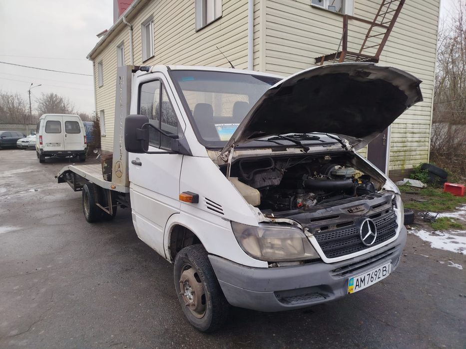Продам евакуатор спрінтер спарка