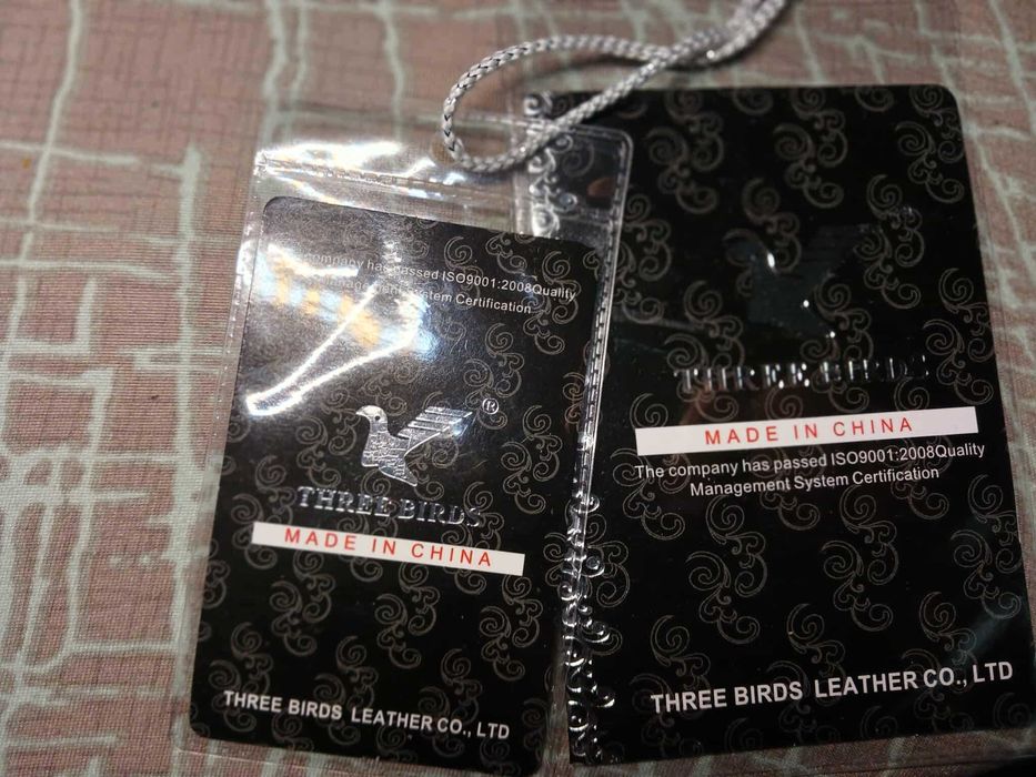 Чемодан на двух колесах Three birds