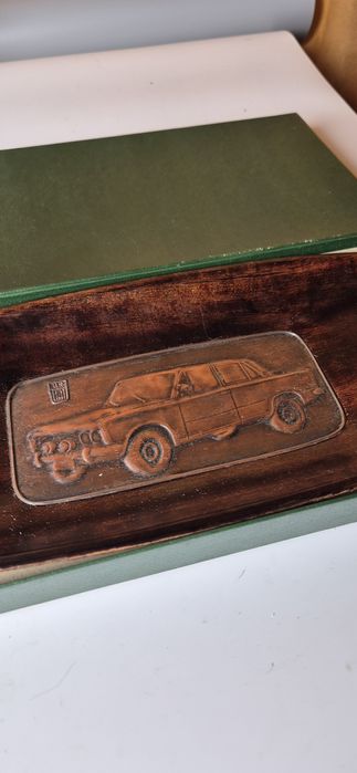 Okazjonalna miedziana plakieta Polski FIAT PRL na tacy w oryg. pudełku