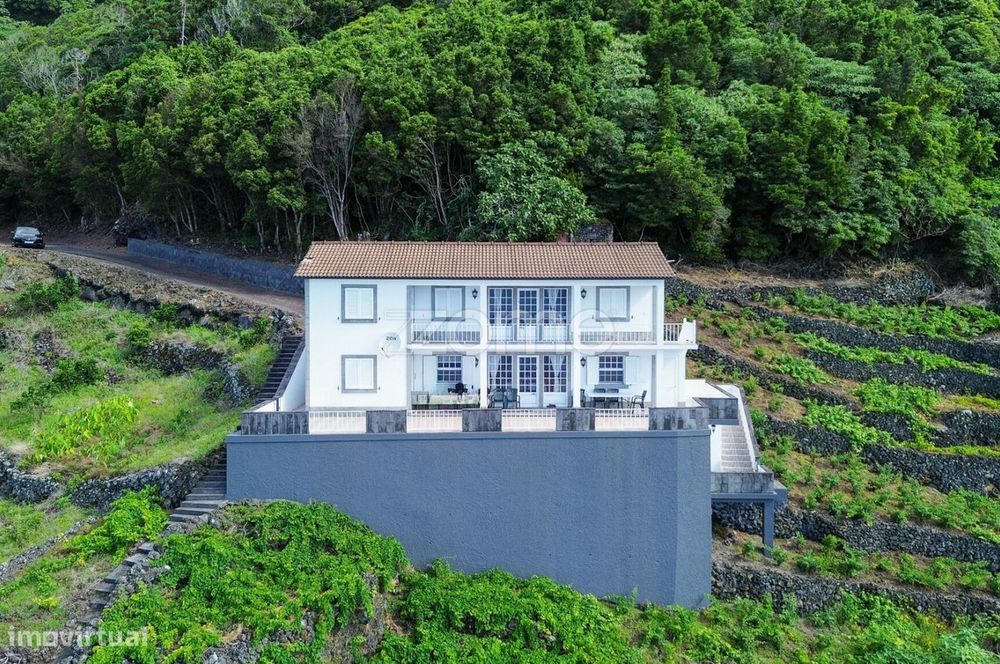 Moradia T3 com Vista Mar nas Ribeiras, Ilha do Pico