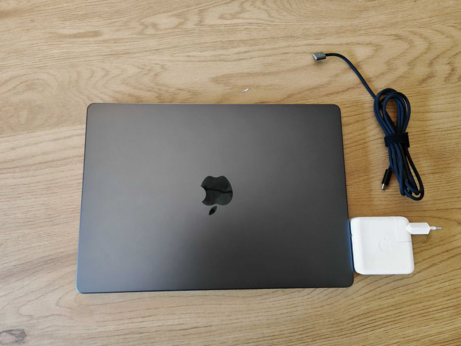 MacBook Pro 14" M4 Pro (24GB RAM / 512GB SSD) Preto — Como Novo Qwerty US - Comprado a Abril de 2026