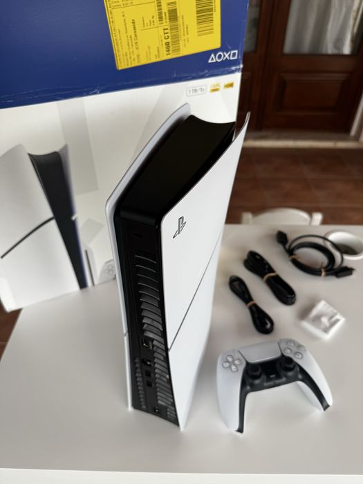 PlayStation 5 (PS5) 1TB com Leitor — NOVA / NUNCA USADA
