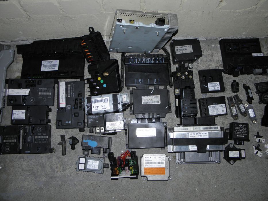 Обшивка,ремни,потолок мерседесw 211