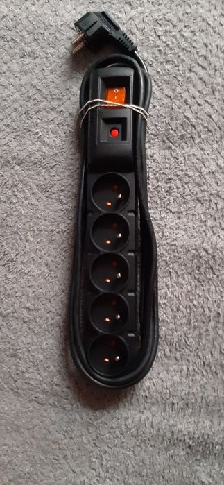 Przedłużacz przeciwprzepieciowy