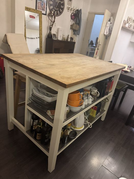 Ilha e 2 Bancos de Cozinha IKEA