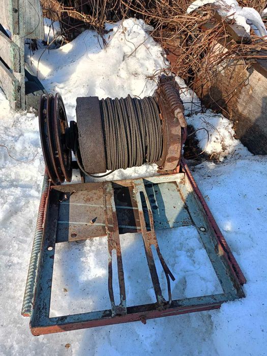 Продам б/у лебедку