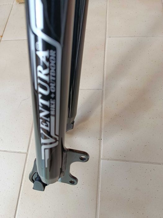 Suspensão  com rosca  1"1-8-25,4   -disc 28"  :Ø25,4 mm x 28".