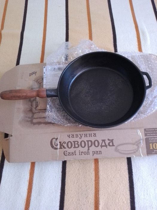 Сковорода чугунная 28 см