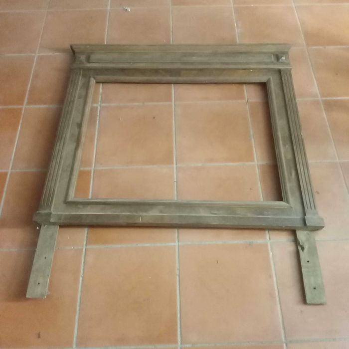 Cabeceiras de camas (2) e  porta antiga e armação