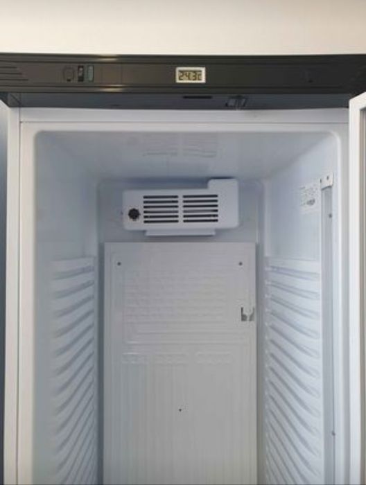 Armario Frigorifico Bebidas e Charcutaria