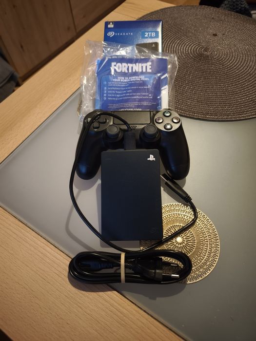 PlayStation 4 slim 2216a